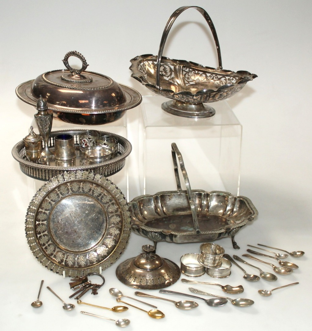 Various silver and plate to include a quantity of teaspoons