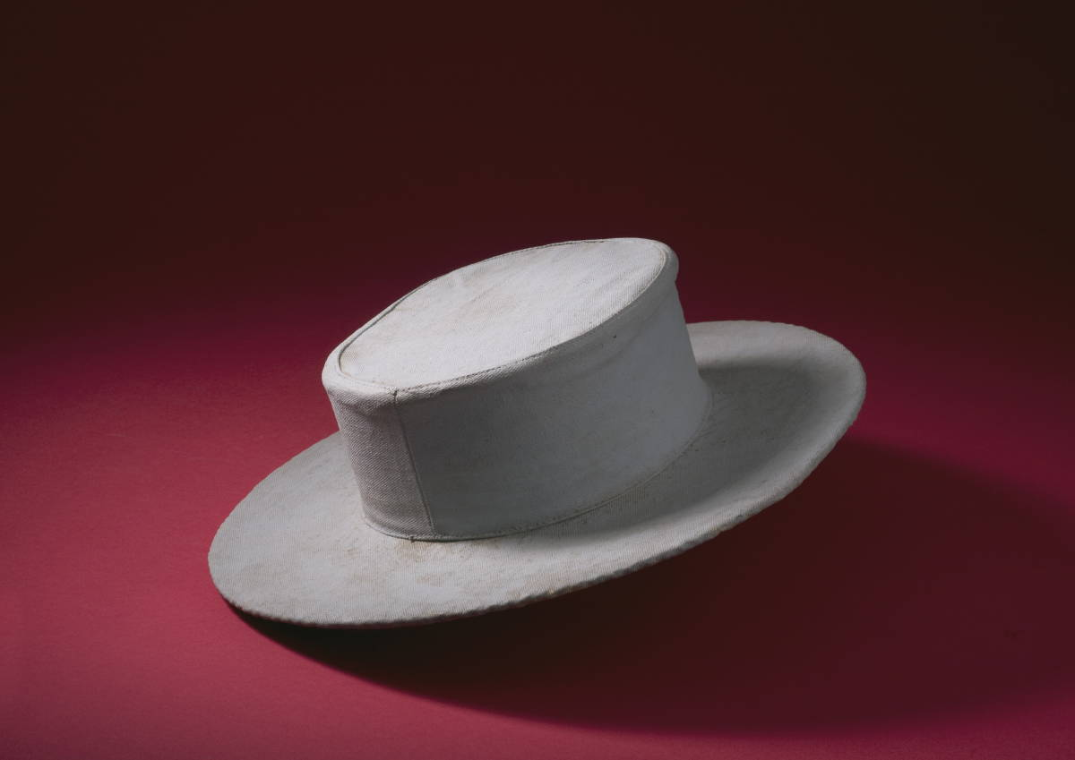 BOATER S SUMMER STRAW HAT FITTED WITH A BLUE PAINTED