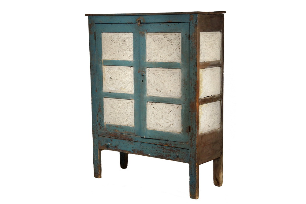 SOUTHERN COUNTRY PIE CABINET Mid 19th c Pie Chest with