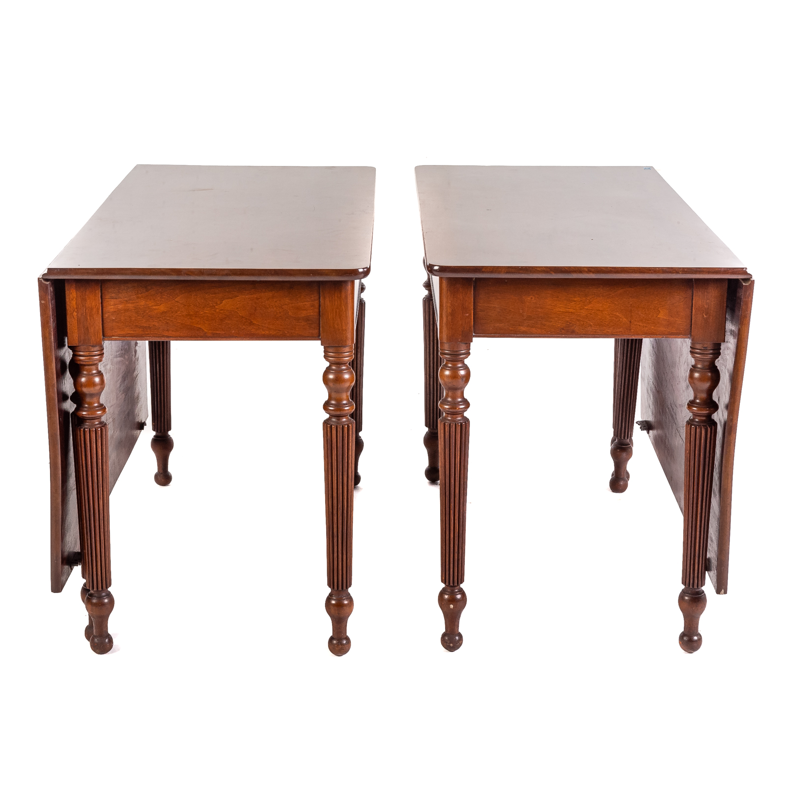 FEDERAL MAHOGANY DROP LEAF DINING TABLE Maryland circa 1820 turned