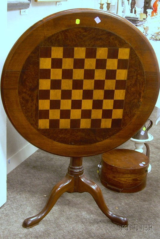 Georgian style Parquetry Game Board Tilt top Pedestal base Table
