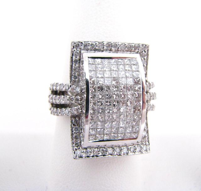 Ladies 18kt White Gold ring with 2 3cts TW Invisible
