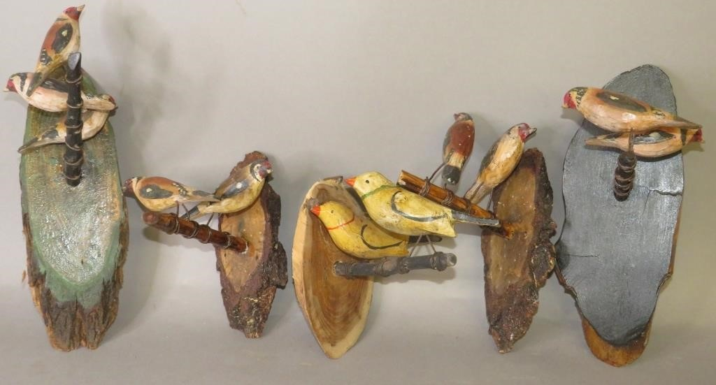 GROUP OF EUROPEAN TYPE FOLK ART CARVED BIRD WALL Pca