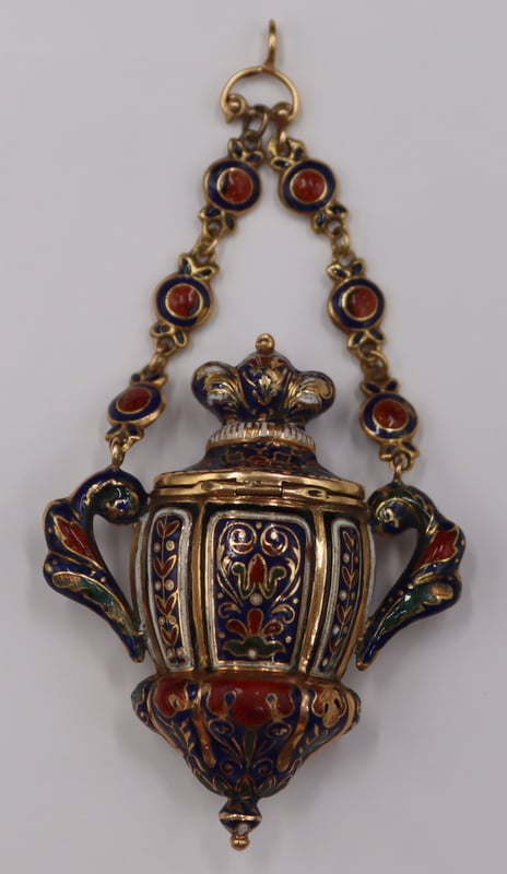 JEWELRY FRENCH 18KT GOLD AND ENAMEL VINAIGRETTE Antique French 18kt