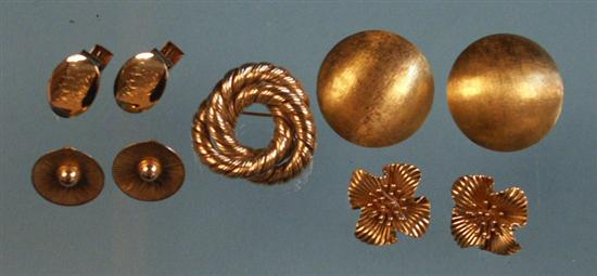 GROUP OF 14K YELLOW GOLD JEWELRY including two pair of