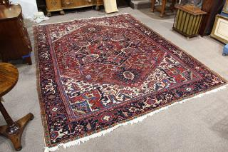 Persian Heriz carpet circa 1940 10 9 x 8 2