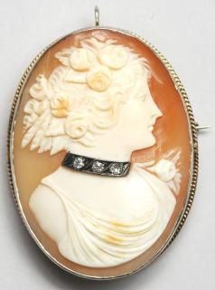 Diamond Antique possibly depicting the goddess Flora the figure with
