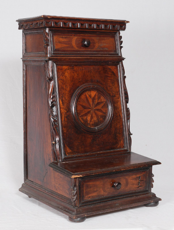 INLAID SHIPS CAPTAIN CHEST Table top chest with hinged lid
