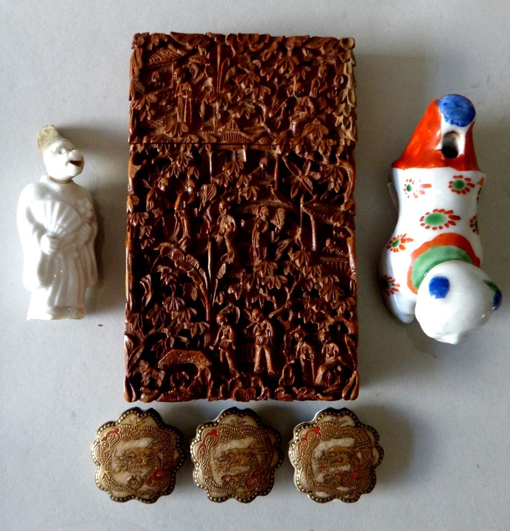 A group of Oriental items late 19th early 20th century