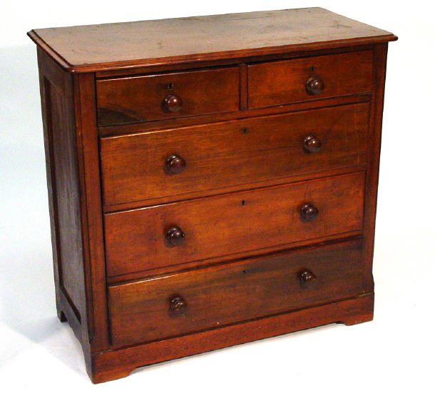 Victorian mahogany chest of drawers fitted two short above three