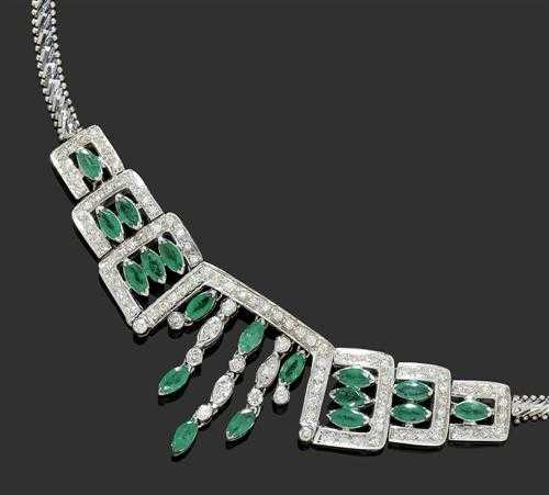 EMERALD AND DIAMOND NECKLACE ca 1950 White and yellow gold
