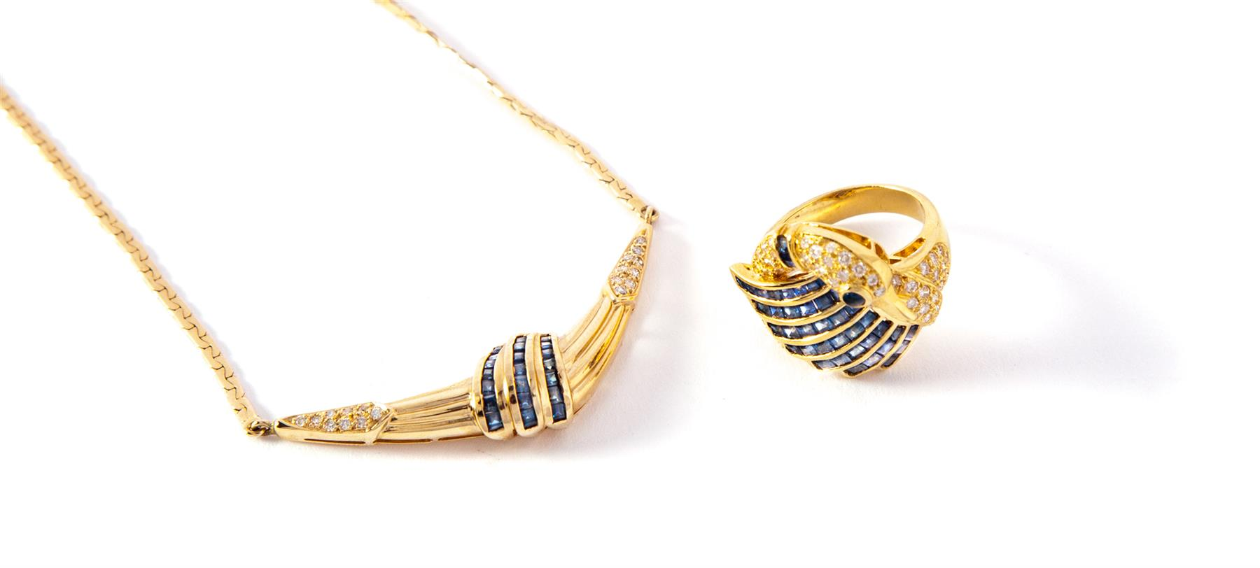 DIAMOND AND SAPPHIRE RING AND NECKLACE American 20th century Yellow