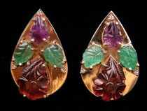 Impressive Men s Cufflinks This pair of large cufflinks features