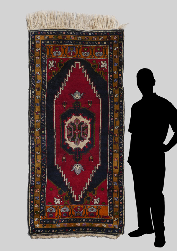 APPROX 20 35 YR OLD KURDISH PERSIAN HAND KNOTTED WOOL