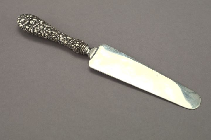 Stieff Sterling Silver Handled Pastry Server in the Stieff Rose