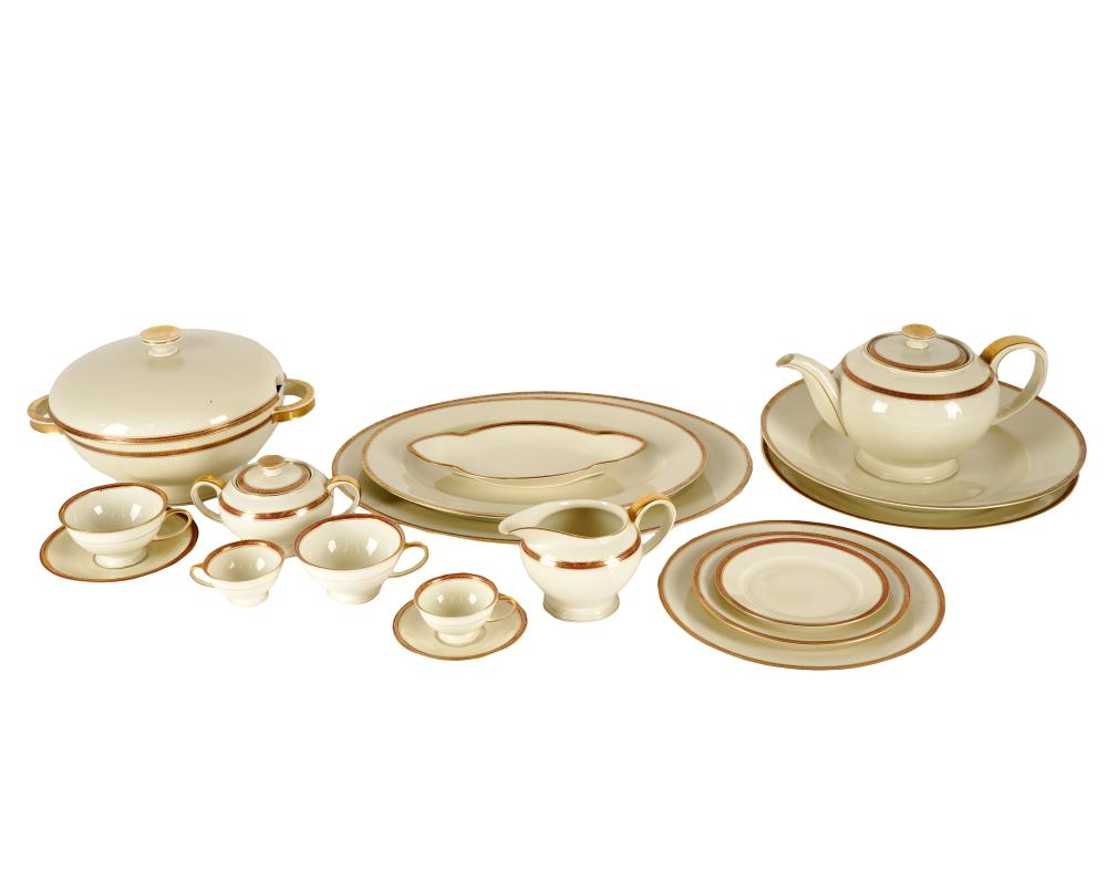 ROSENTHAL WINIFRED PORCELAIN SERVICEprinted factory marks comprising thirty dinner plates
