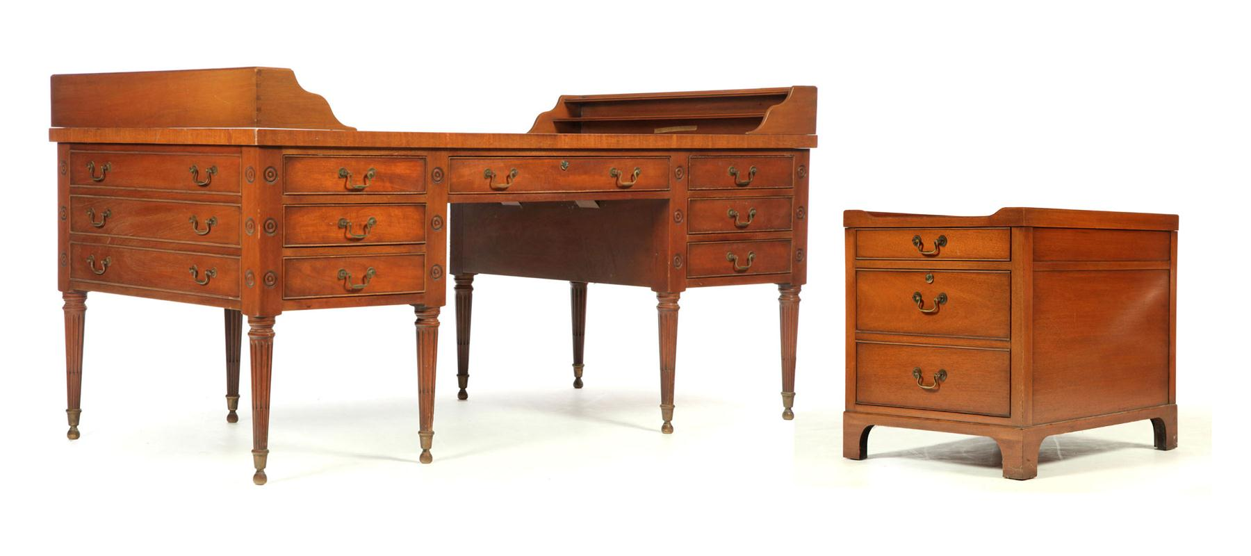 GEORGE WASHINGTON DESK Kittinger New York mid 20th century mahogany