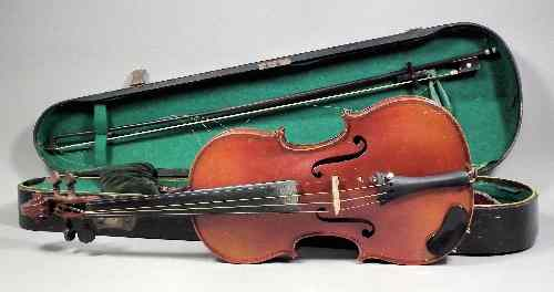 An early 20th Century French Stradivarius pattern full size violin