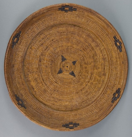 Large Tray BasketPossible American Indian origin Nut brown basket with