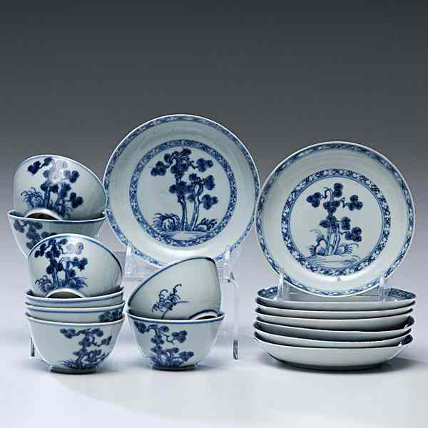Chinese Nanking Cargo Tea Bowls and Saucers Chinese export Eight