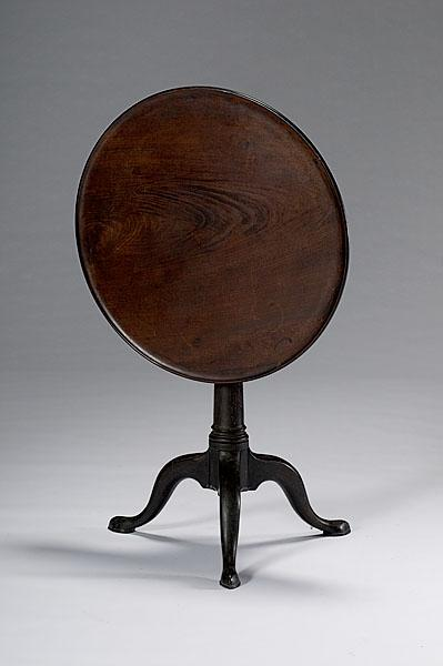 QUEEN ANNE TILT TOP TEA TABLE English ca 1720 1740