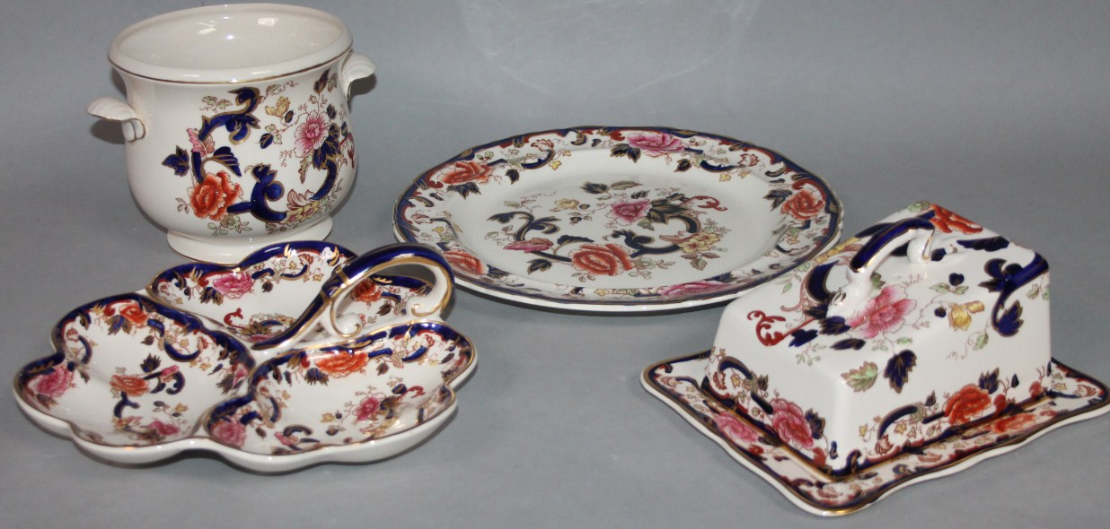 A Mason s Mandalay pattern jardiniere shell shaped handles 16cm