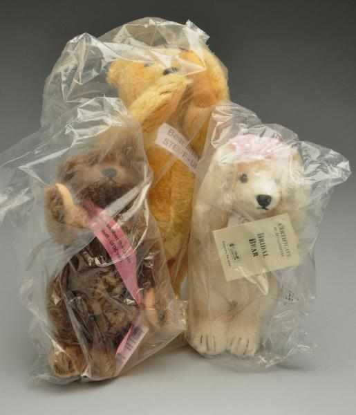 Lot of 3 Steiff Teddy Bears Description Lot includes a