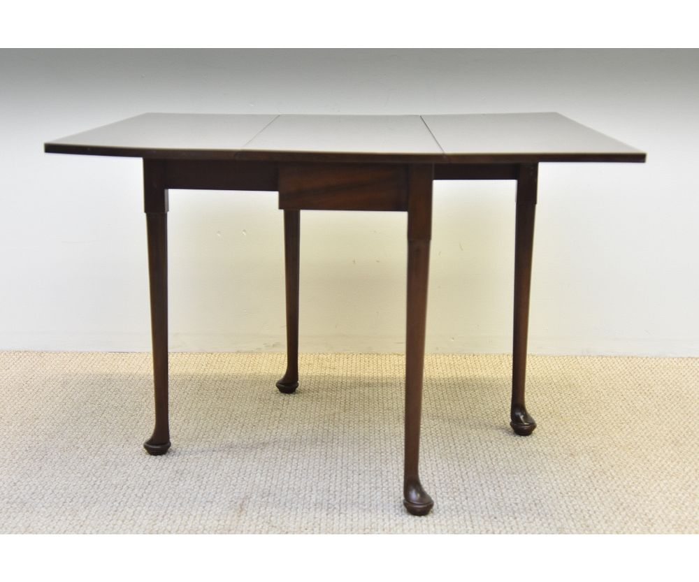 Kittinger Williamsburg Drop leaf Table Kittinger Williamsburg Queen Anne style