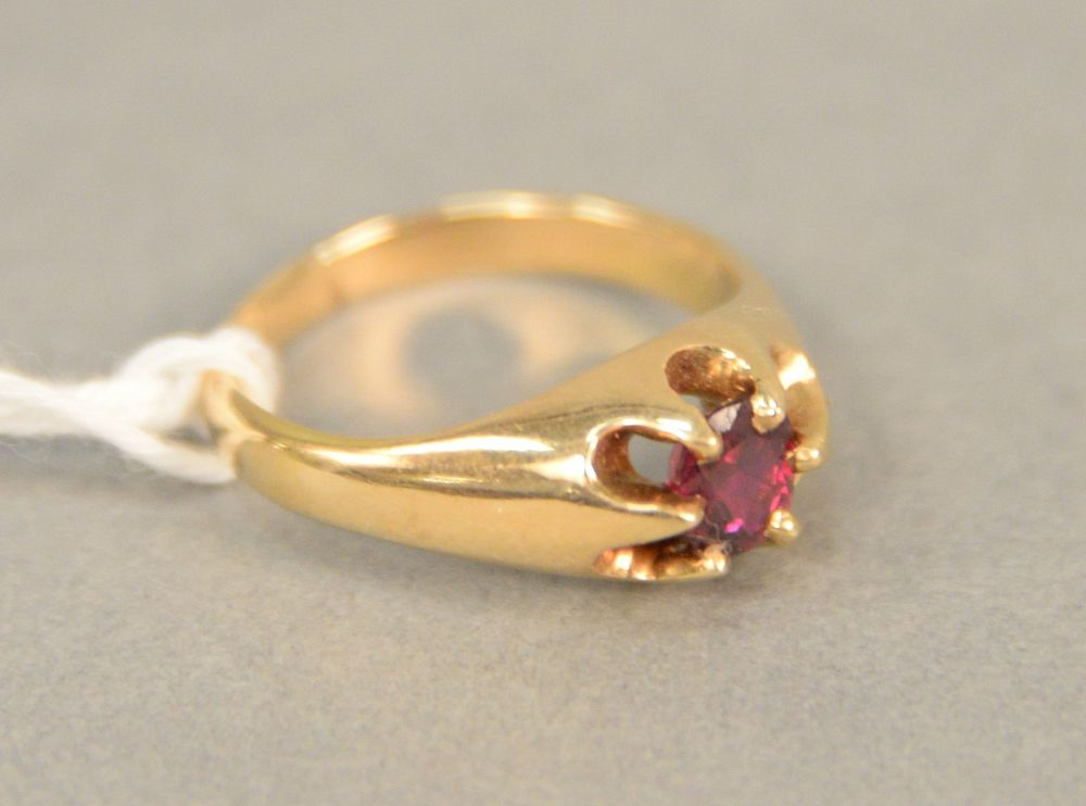 14K gold ring set with ruby approximately 50 carats 14K