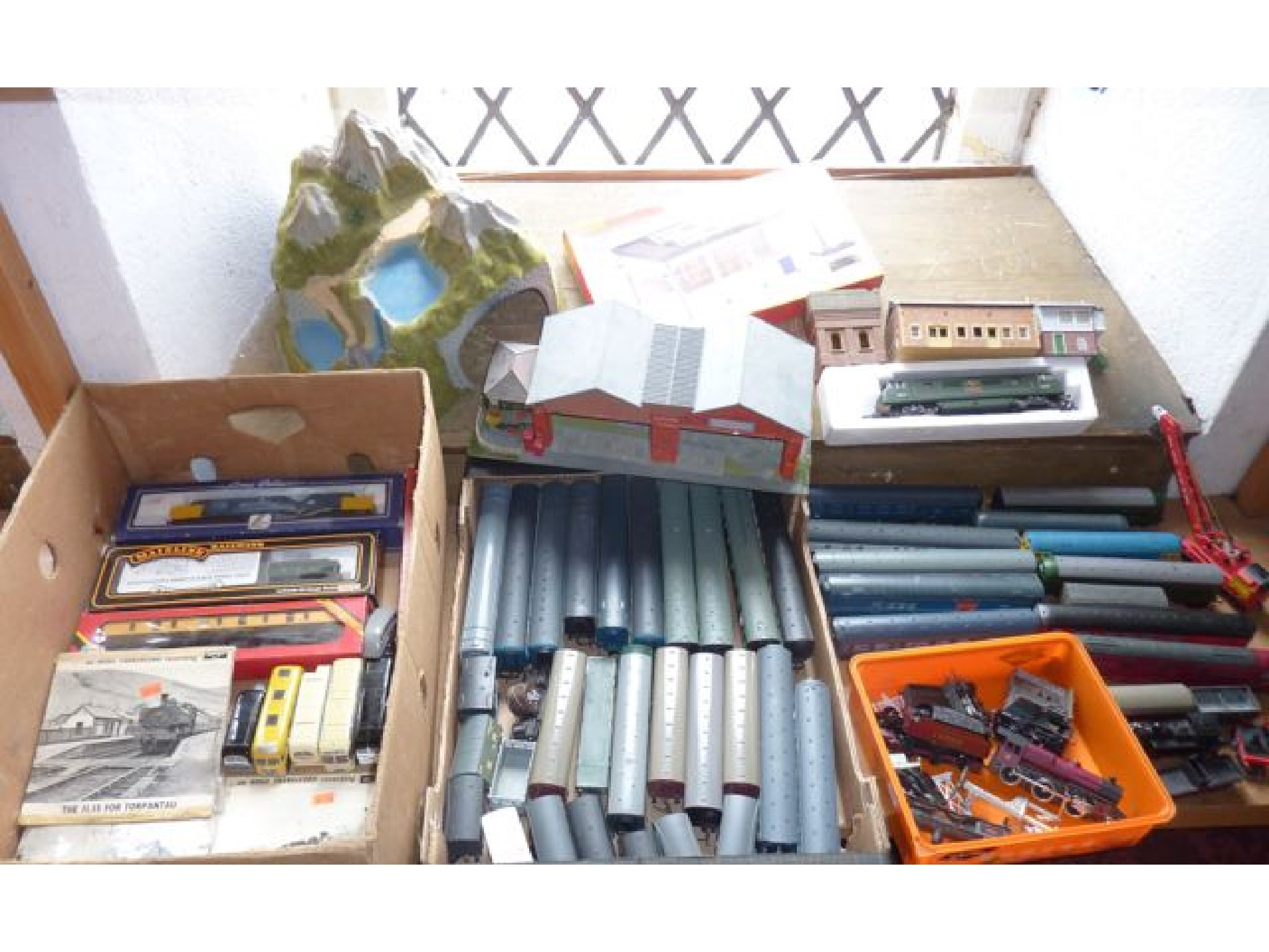An extensive collection of 00 gauge model railway effects to