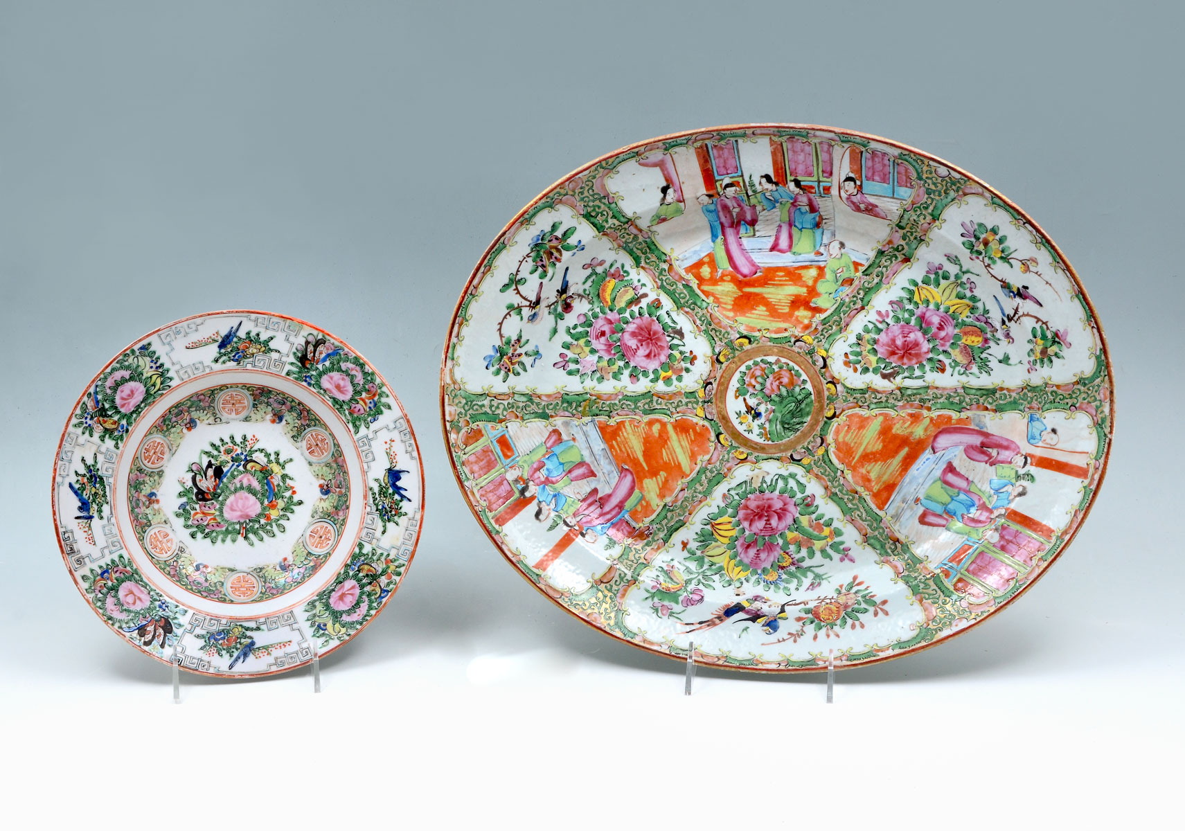 2 PIECE ROSE MEDALLION PLATTER AND BOWL Comprising 1 Rose