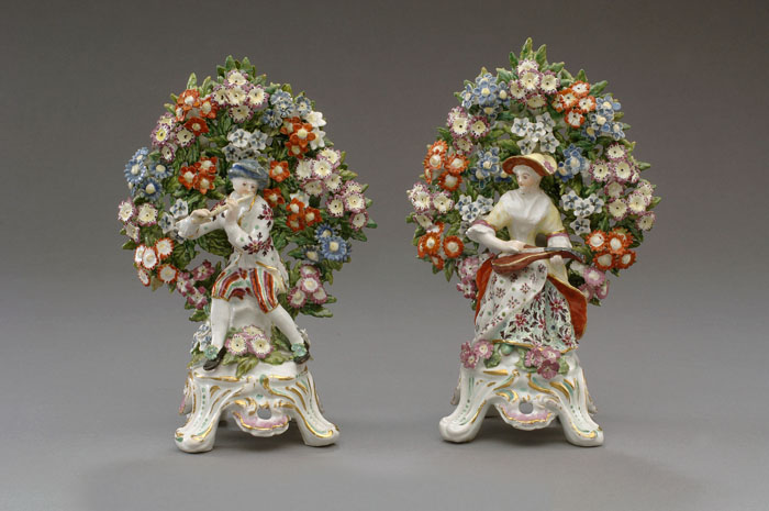 PAIR OF BOW PORCELAIN BOCAGE FIGURES OF MUSICIANS CIRCA 1765
