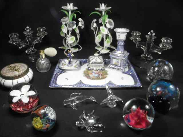 Large group lot of assorted decoratives Includes a pair of