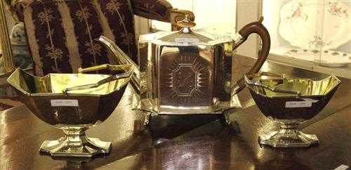 TEA POT WITH 2 BOWLS London 1790 Maker s mark