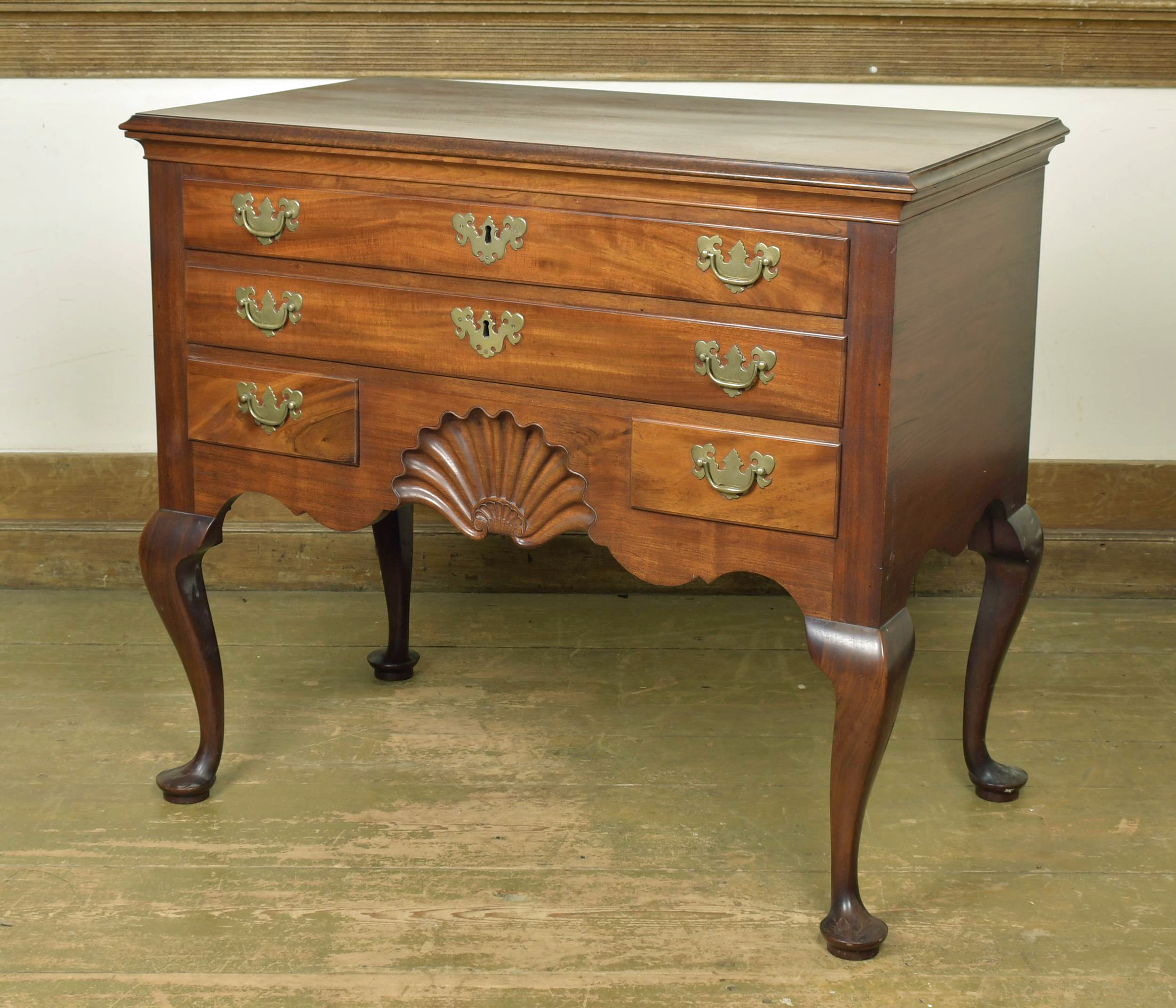 IMPORTANT 18TH C NEWPORT RI DRESSING TABLE Ca 1760 attributed