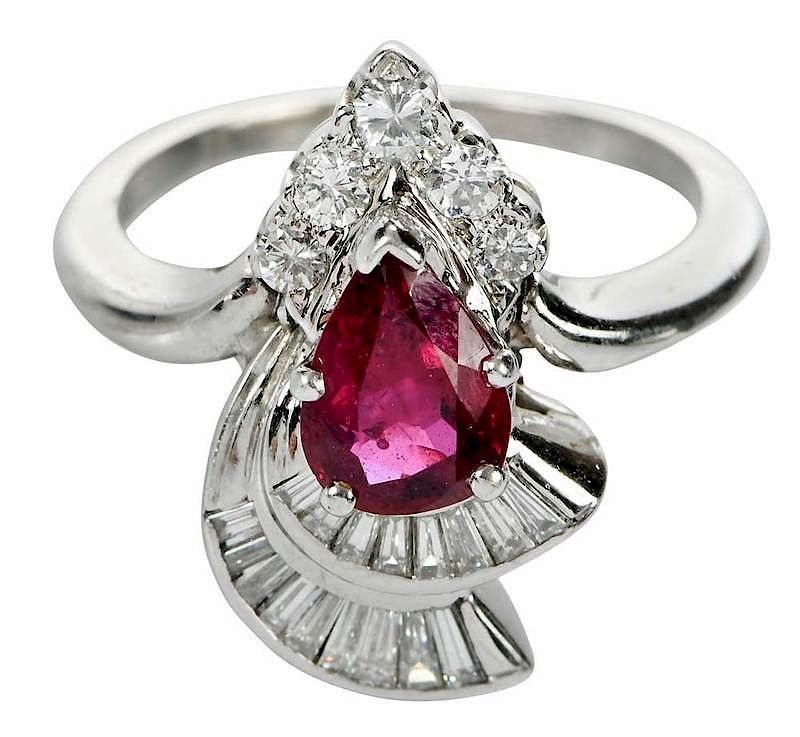 14kt Ruby Diamond Ring center pear cut ruby estimated weight