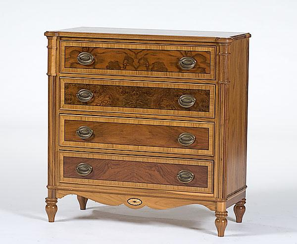 FEDERAL STYLE CHEST OF DRAWERS A 20th century Federal style