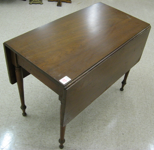 VICTORIAN DROP LEAF WALNUT BREAKFAST TABLE American last quarter of
