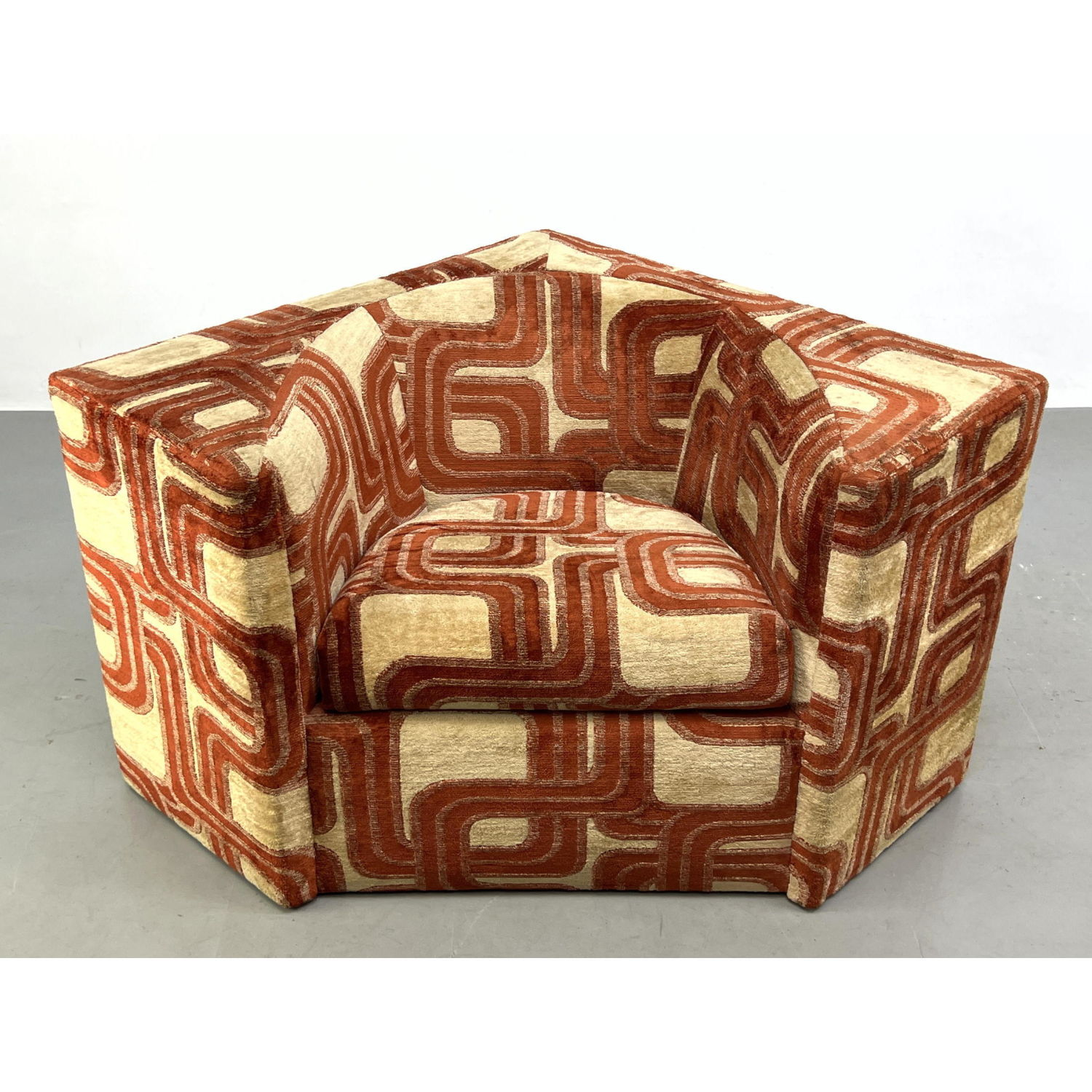 Oversized Graphic Fabric Corner Chair Op art design Dimensions H