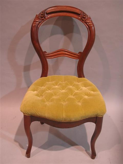 VICTORIAN MAHOGANY BALLOON BACK SIDE CHAIR Green velvet button tufted