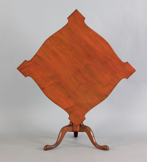 New England Federal cherry tea table late 18th c with