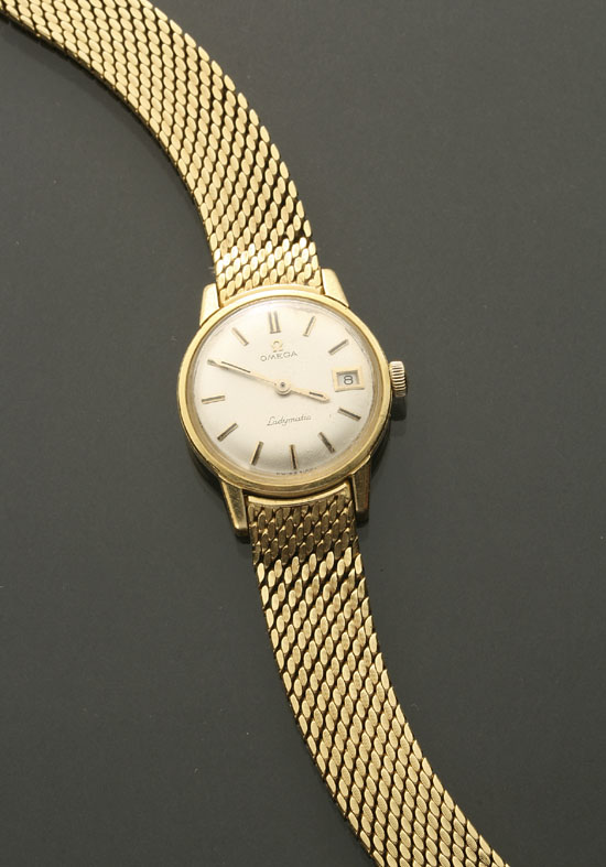 Lady s 18 Karat Yellow Gold 14 Jewel Automatic Wristwatch