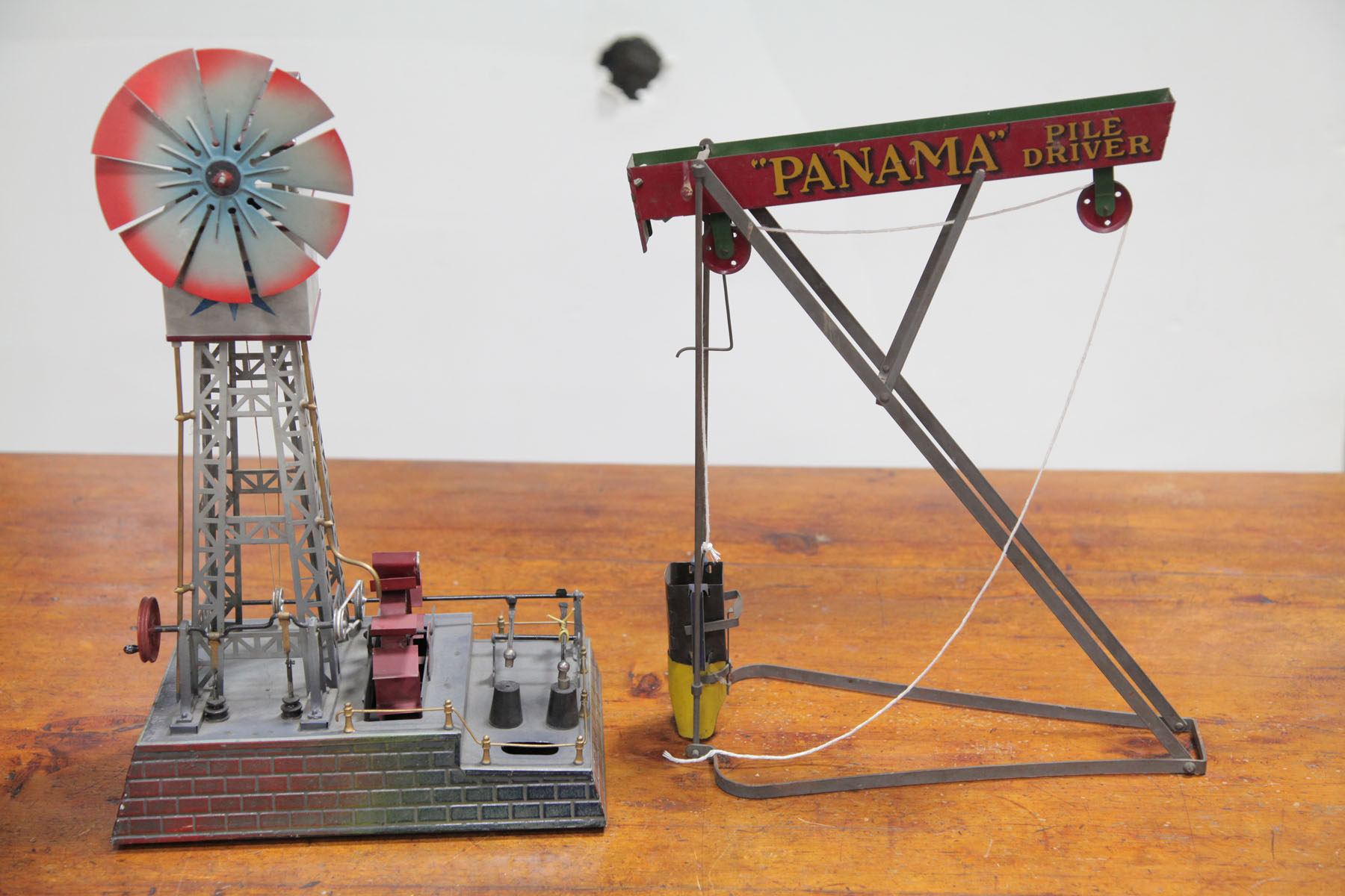 TIN PILE DRIVER AND OIL DERRICK American and German early