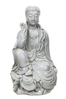 A BLANC DE CHINE FIGURE OF A SEATED GUANYIN the