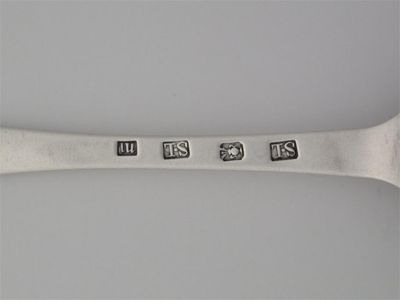 SCOTT LIVINGSTONE A Hanoverian tablespoon script initial A c 1790