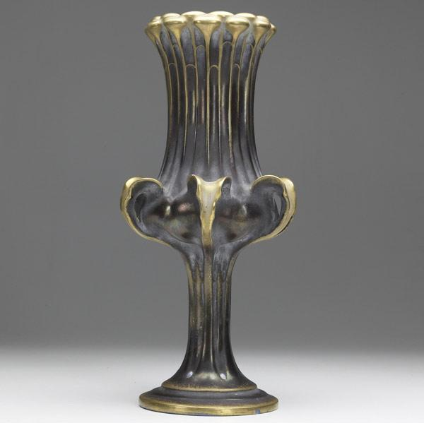 Teplitz Secessionist vase by Paul Dachsel with gilded blossoms and