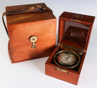 A WWII ERA ILLINOIS WATCH MARITIME CHRONOMETER Circular movement in