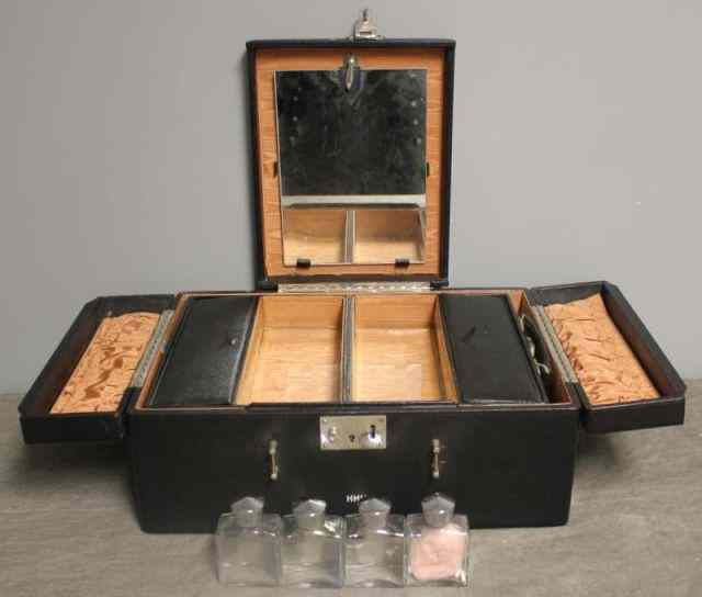 Vintage Leather Mark Cross Fold Out Ladies VanityCase With a