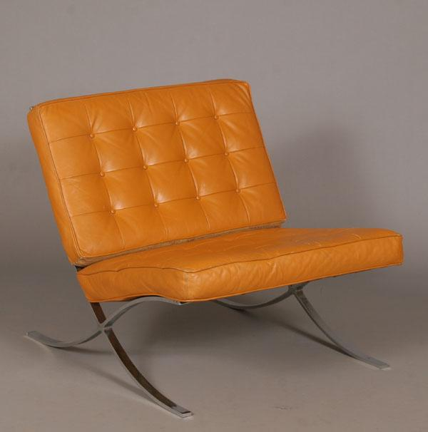 Barcelona chair chromed steel with caramel tufted leather cushions 28