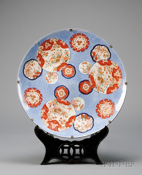Imari Charger Japan 19th century design of floral rondels on
